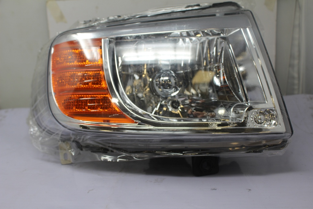 Farol delantero derecho