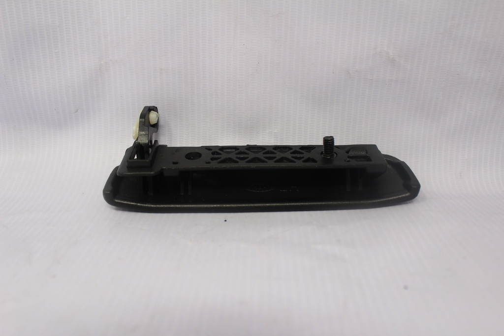 Jalador externo de la puerta delantera RH